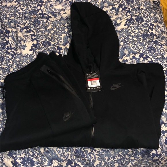 Nike Other - Nike women Tech pack suit.